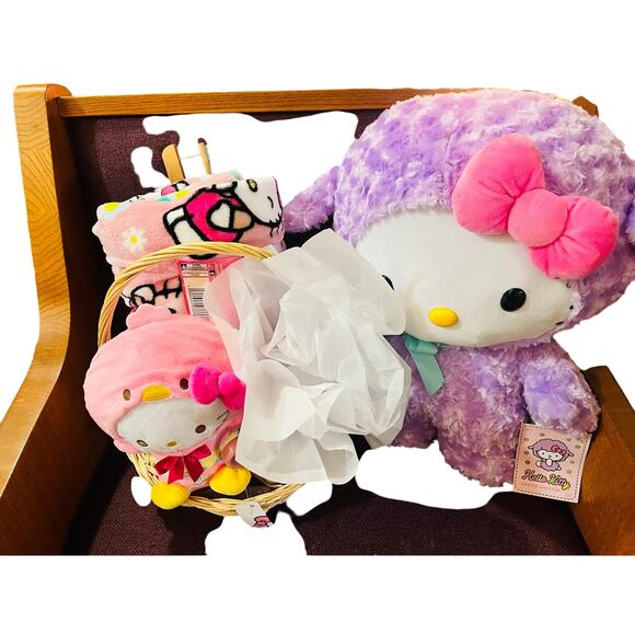 Hello Kitty Gorgeous Purple Lamb Greeter Bundle Flower Power soft 50 x 70 throw - Picture 6 of 6